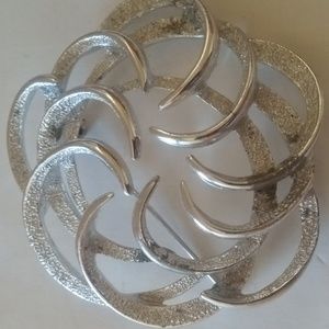 Women's Vintage Silver Circle Brooch
